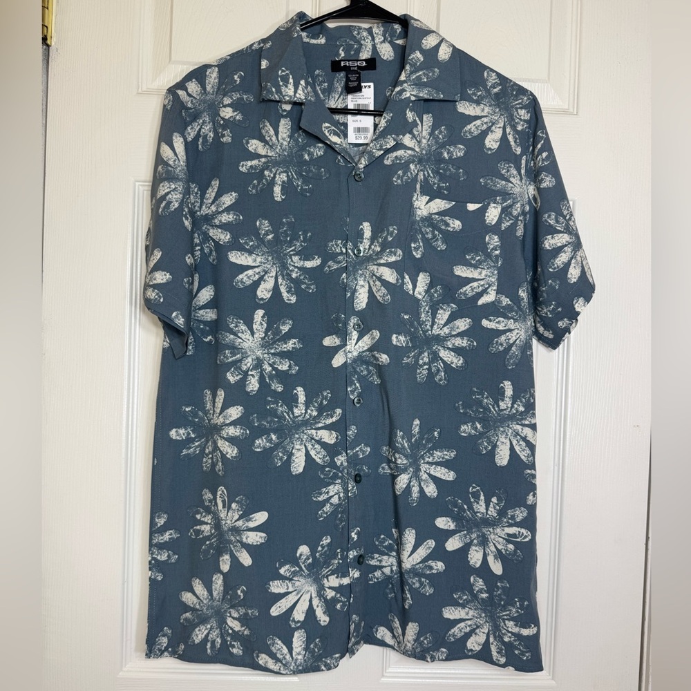 RSQ Blue Floral Button-Up Shirt‎ Men’s Small Rayon Short Sleeve Casual